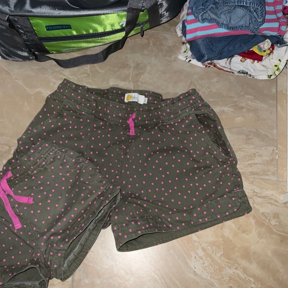 Mini boden hearts shorts 104 4 4y